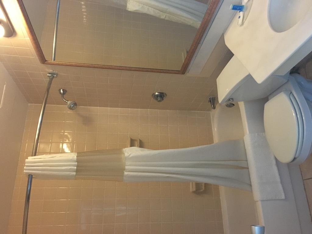 Rodeway Inn Greenfield Esterno foto
