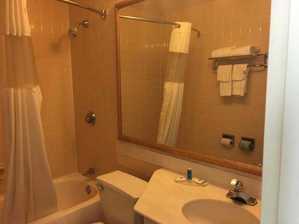 Rodeway Inn Greenfield Esterno foto