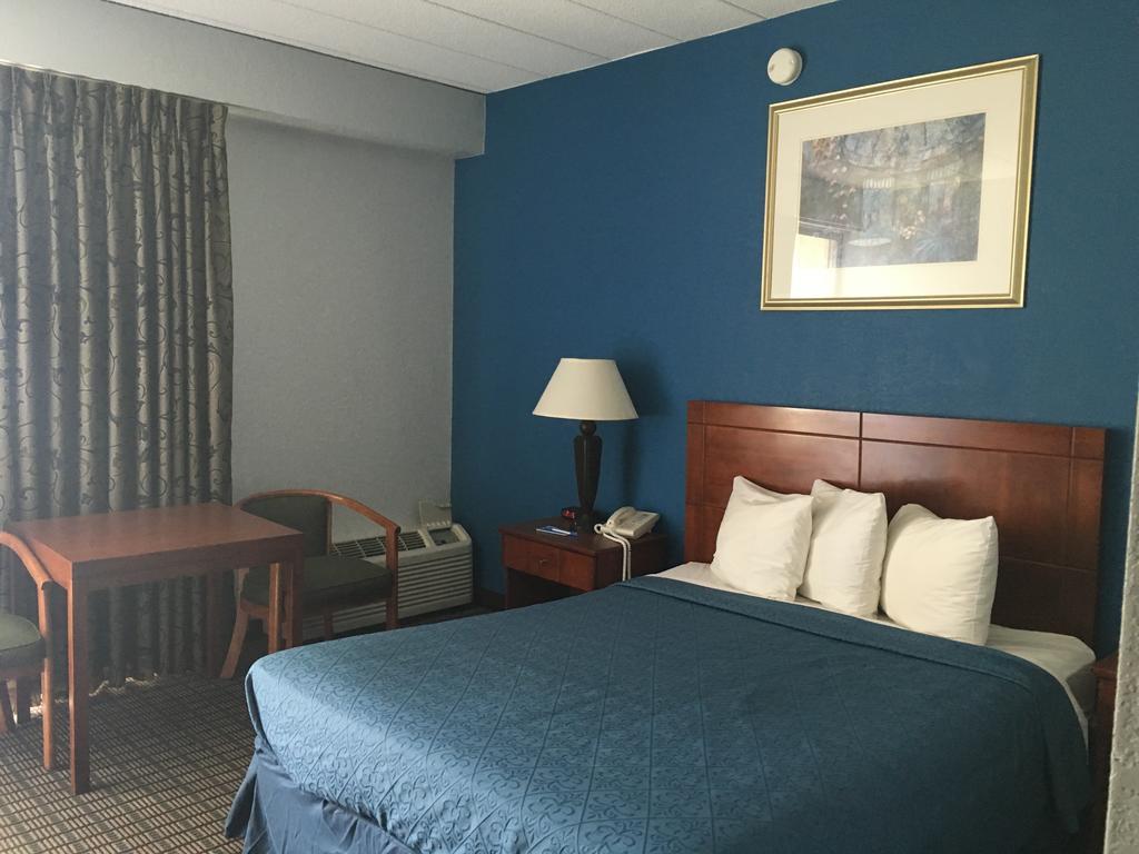 Rodeway Inn Greenfield Esterno foto